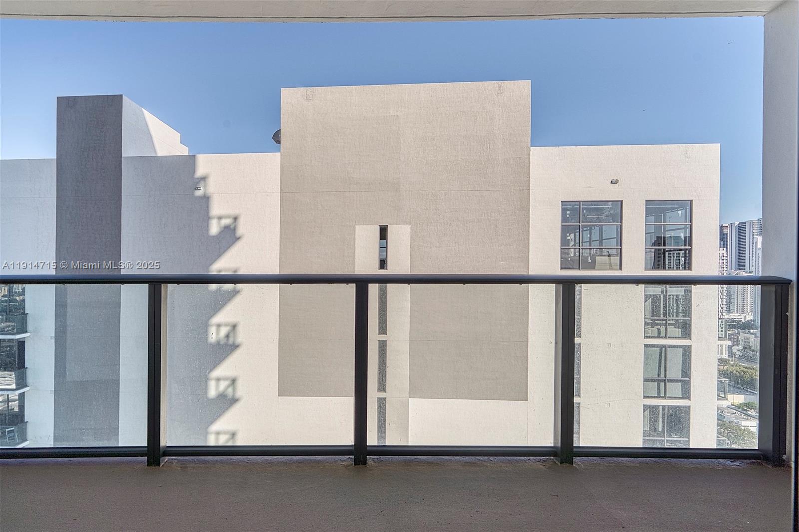 CANVAS CONDO - Residential