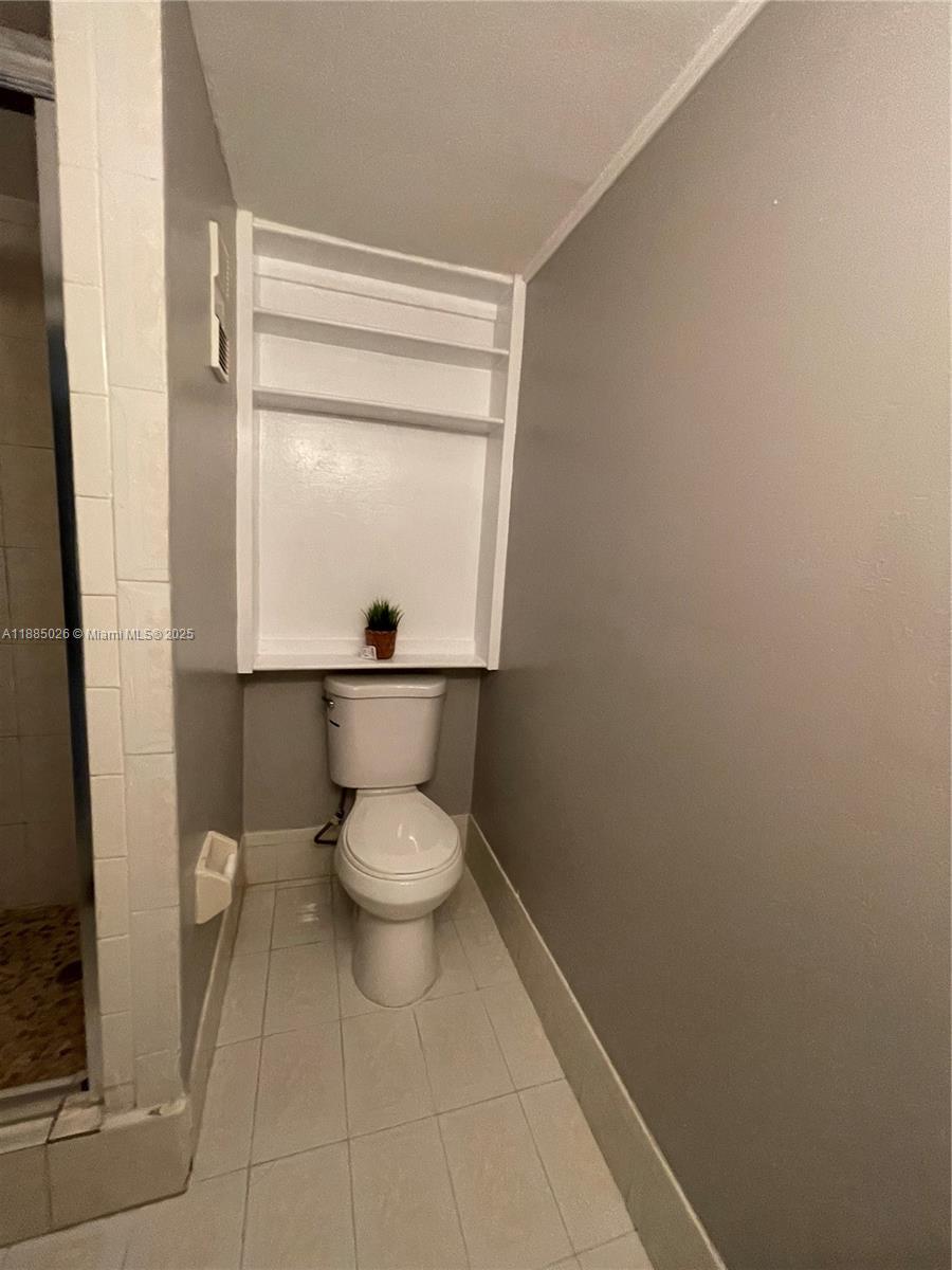 SAMARI LAKE EAST CONDO - Residential Lease