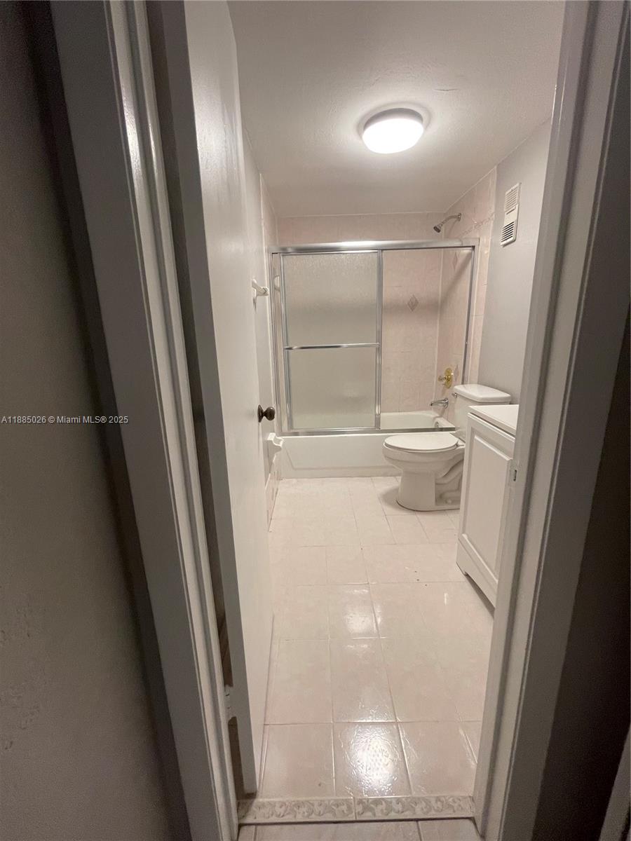 SAMARI LAKE EAST CONDO - Residential Lease