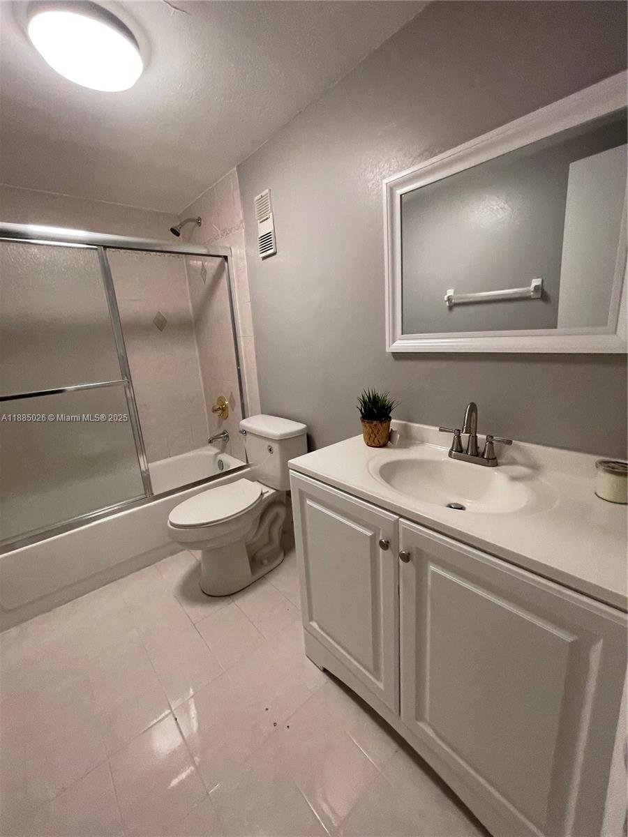 SAMARI LAKE EAST CONDO - Residential Lease