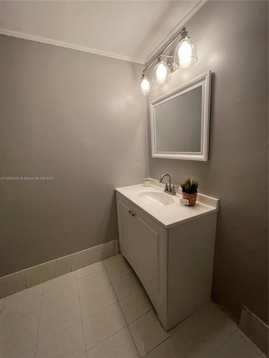 SAMARI LAKE EAST CONDO - Residential Lease