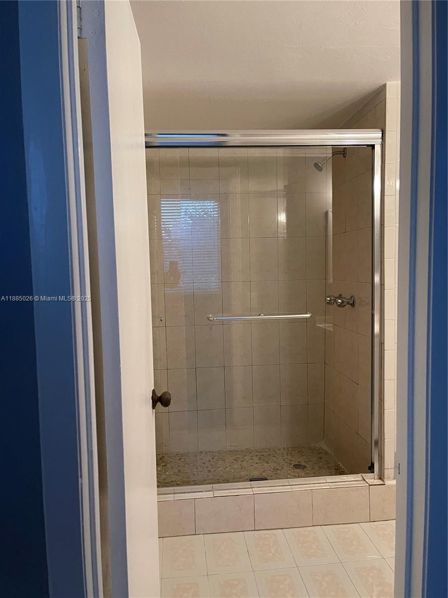 SAMARI LAKE EAST CONDO - Residential Lease