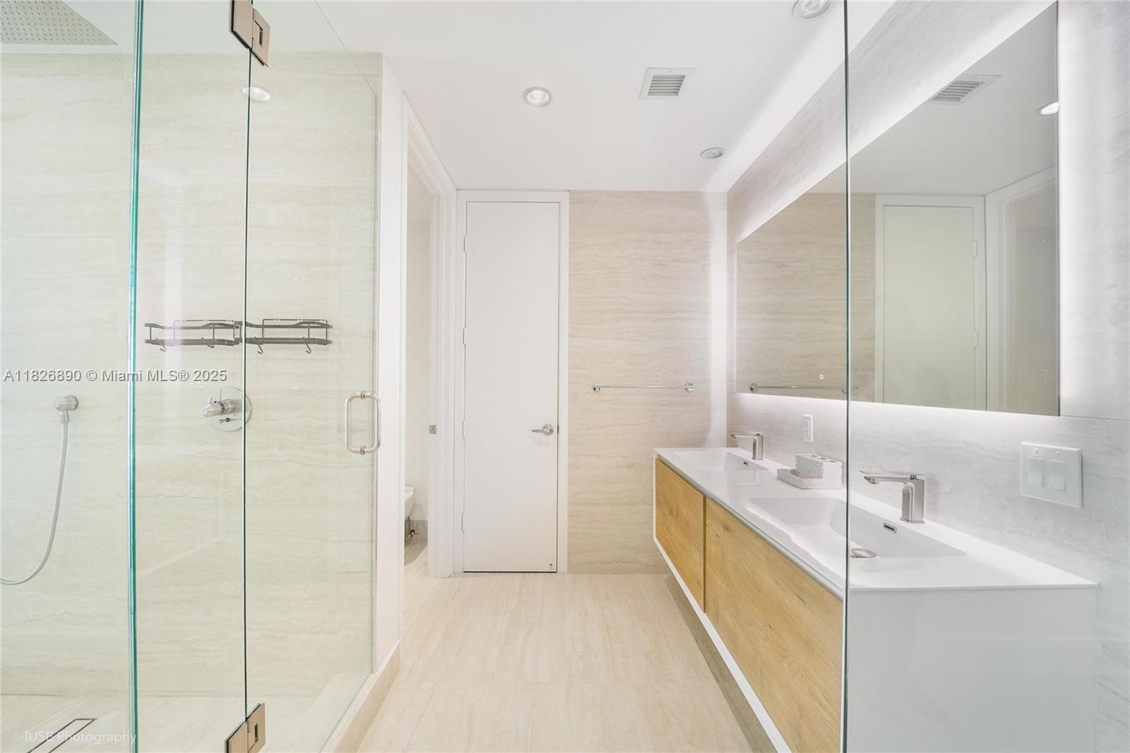 MARQUIS CONDO - Residential