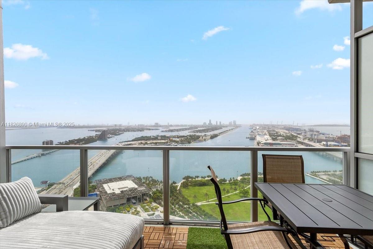 MARQUIS CONDO - Residential