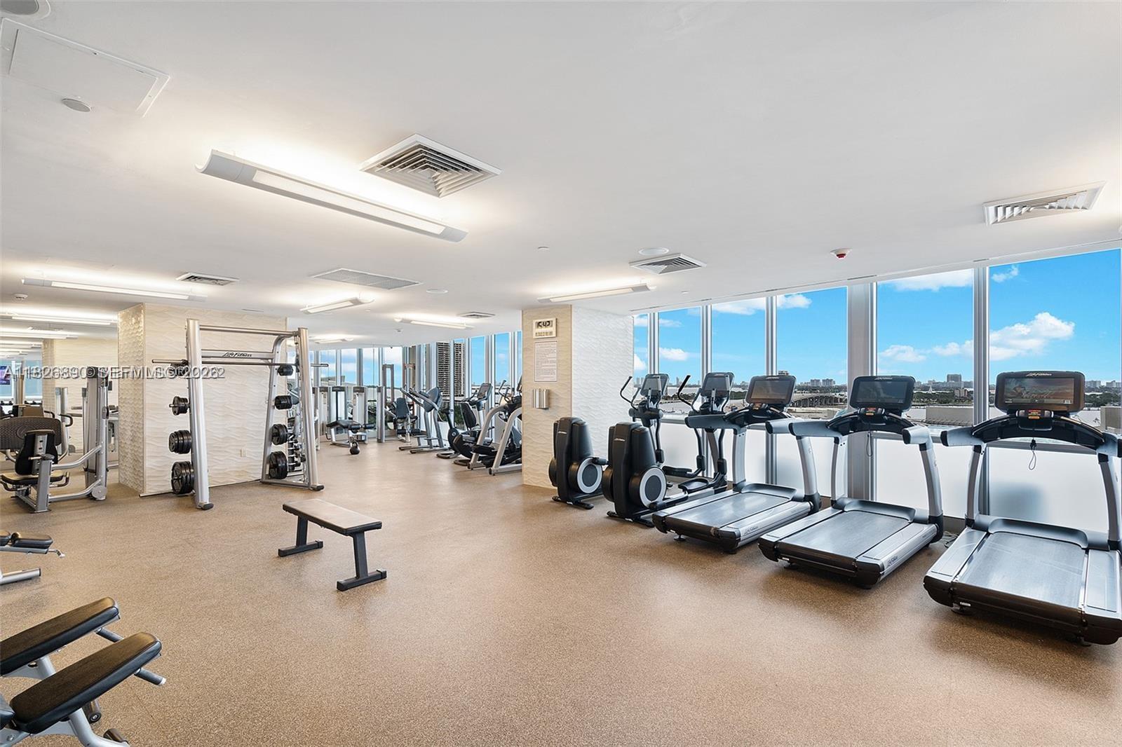 MARQUIS CONDO - Residential