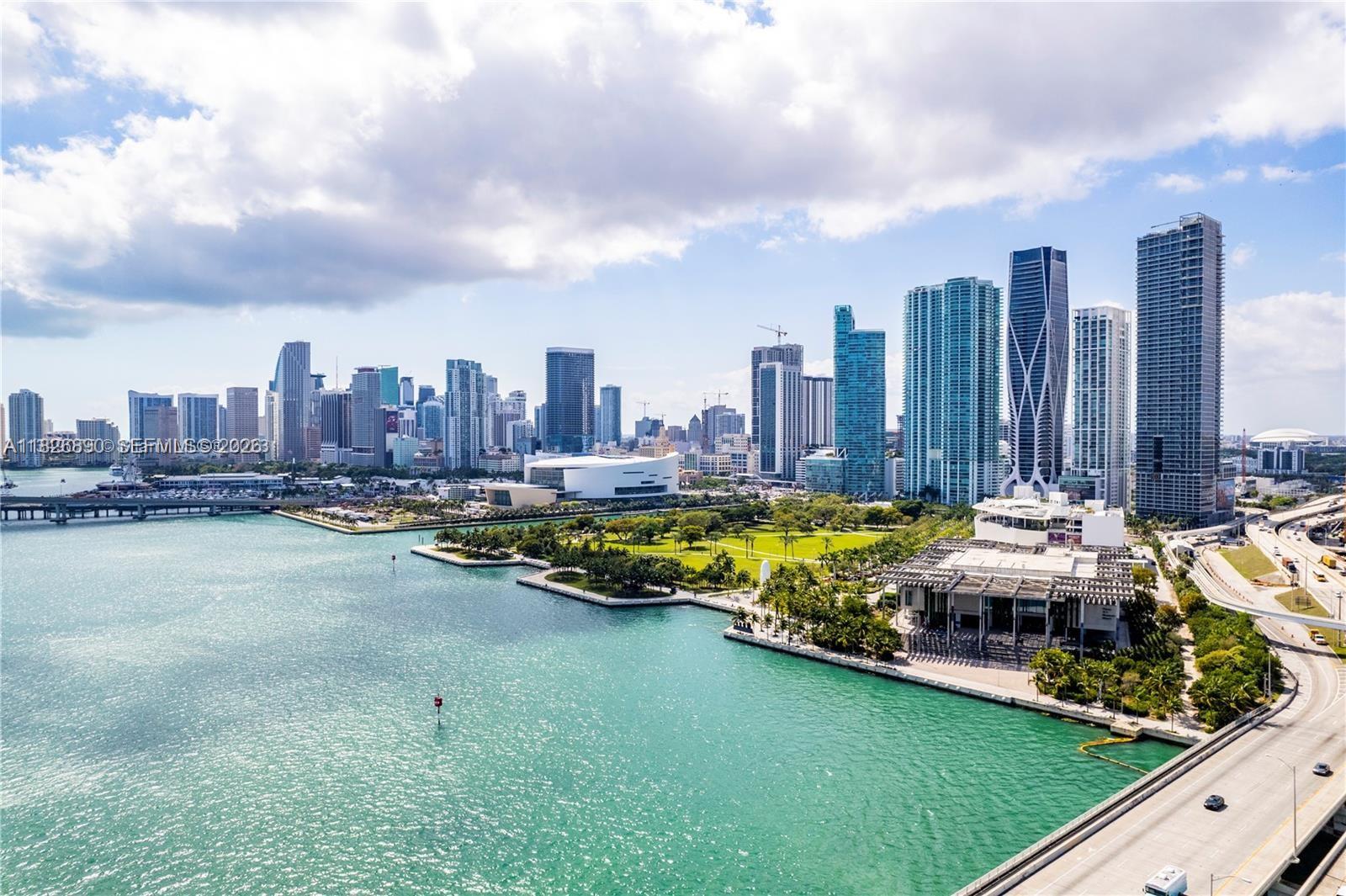 MARQUIS CONDO - Residential