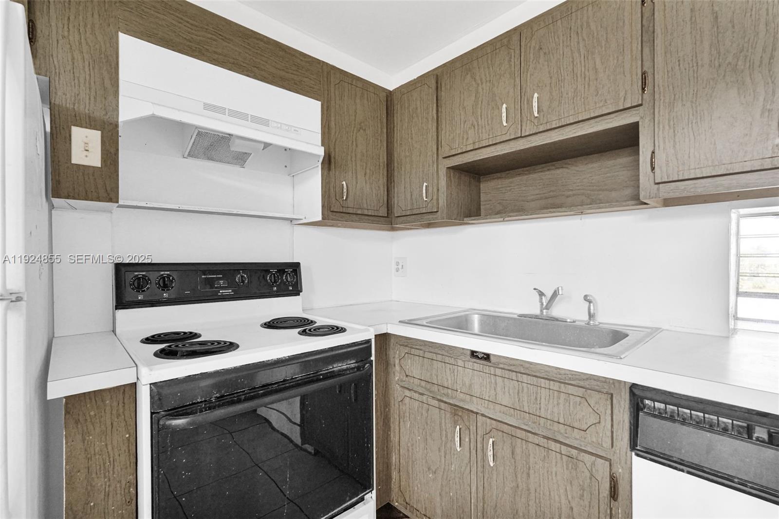 AZURE LAKE CONDO - Residential