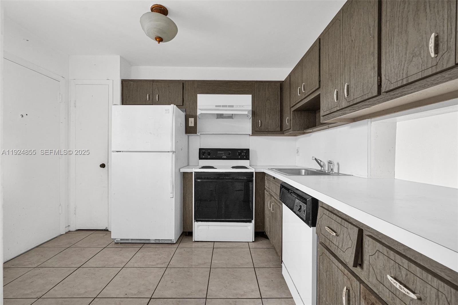 AZURE LAKE CONDO - Residential