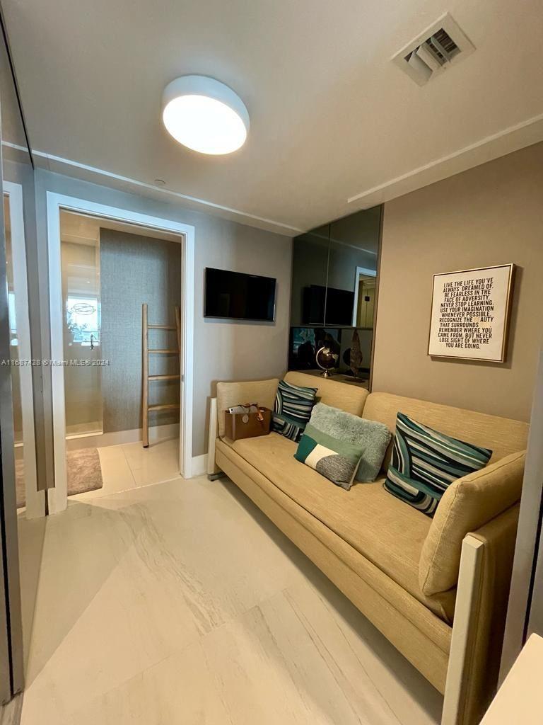 PARAISO BAY CONDO - Residential