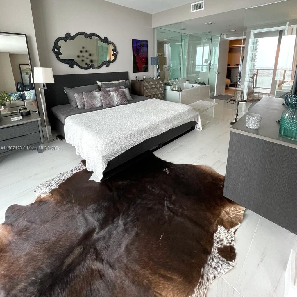 PARAISO BAY CONDO - Residential