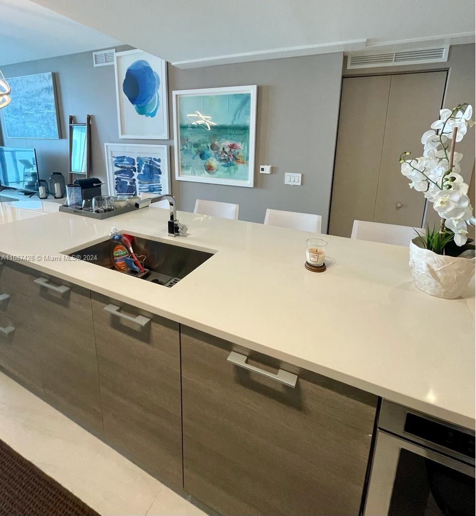 PARAISO BAY CONDO - Residential