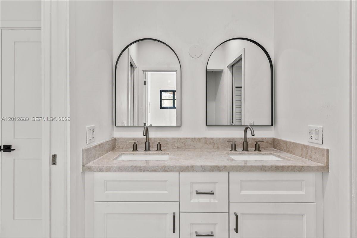 C GABLES RIVIERA SEC 5 - Residential