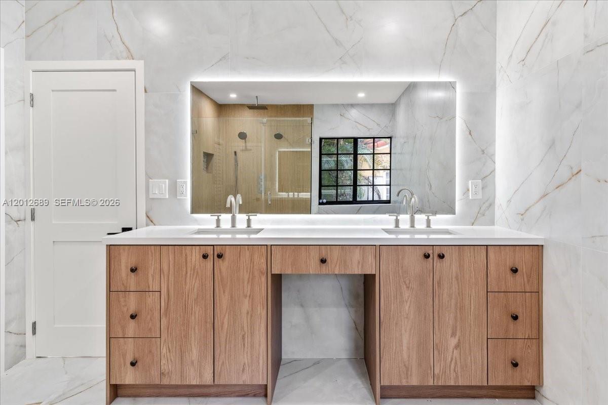 C GABLES RIVIERA SEC 5 - Residential