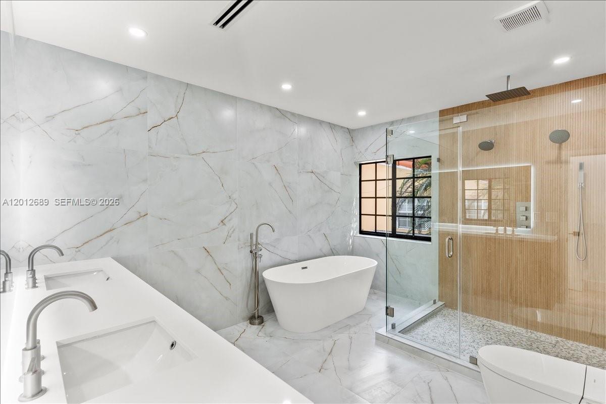 C GABLES RIVIERA SEC 5 - Residential