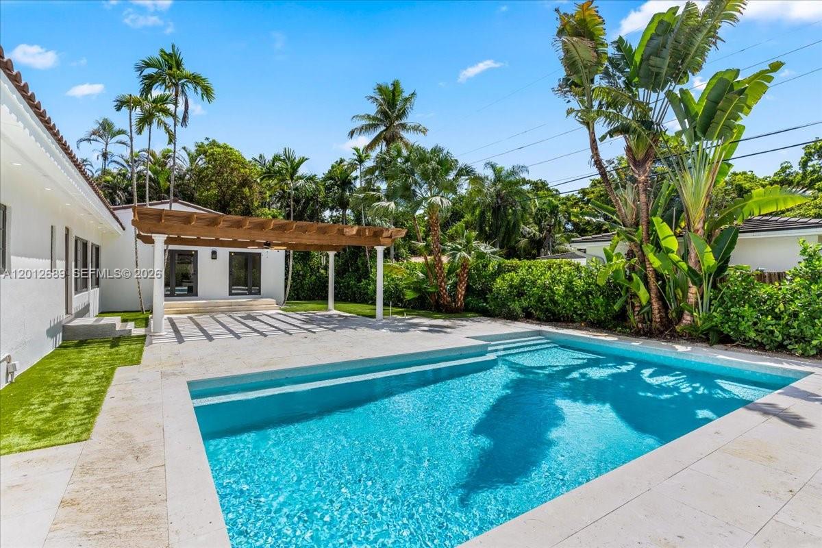C GABLES RIVIERA SEC 5 - Residential