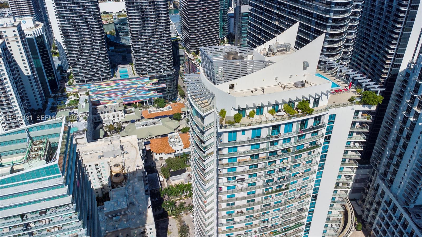 1100 MILLECENTO RESIDENCE - Residential