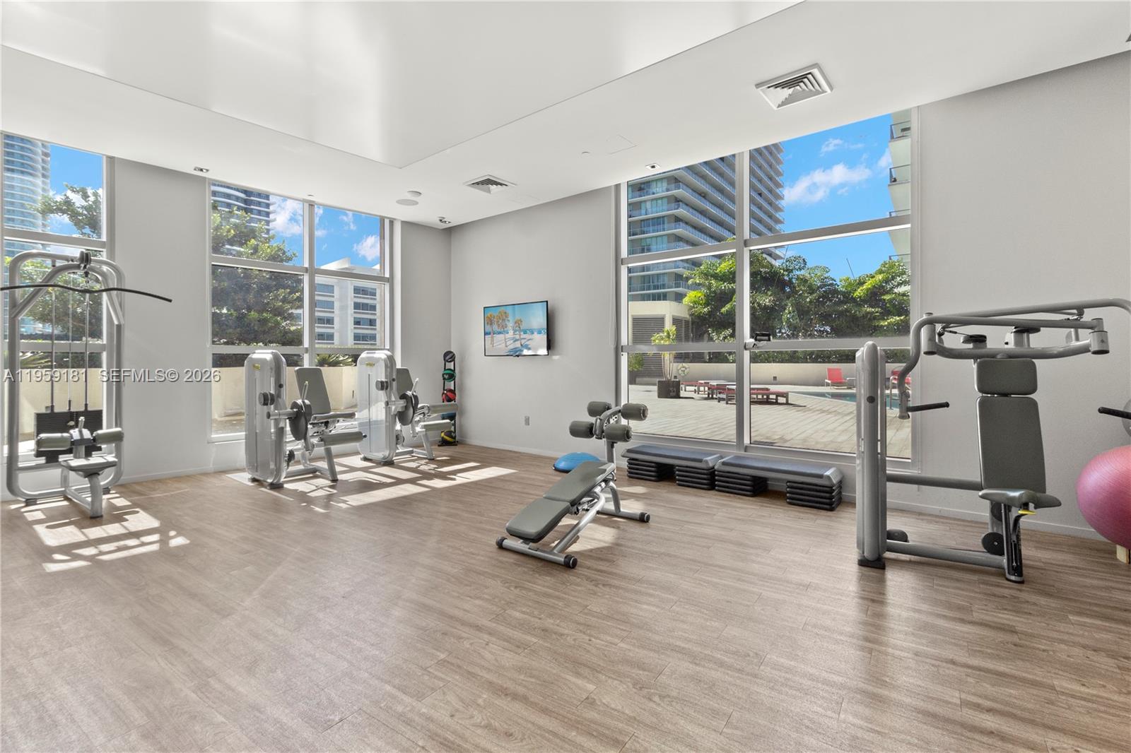 1100 MILLECENTO RESIDENCE - Residential