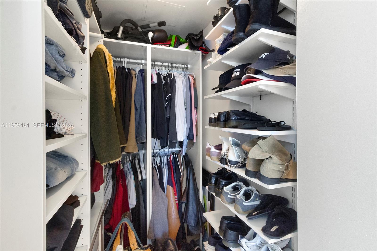 1100 MILLECENTO RESIDENCE - Residential