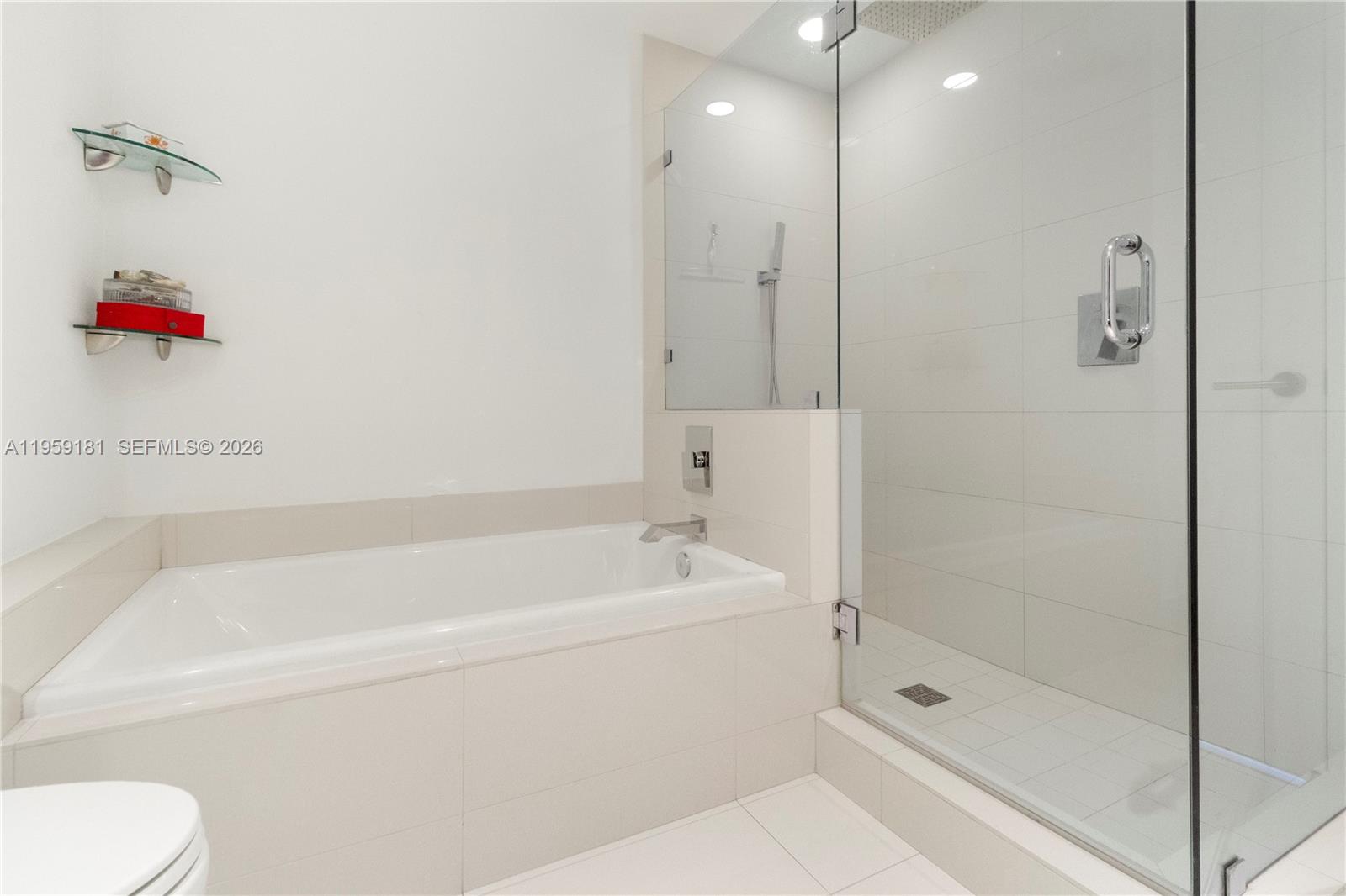 1100 MILLECENTO RESIDENCE - Residential