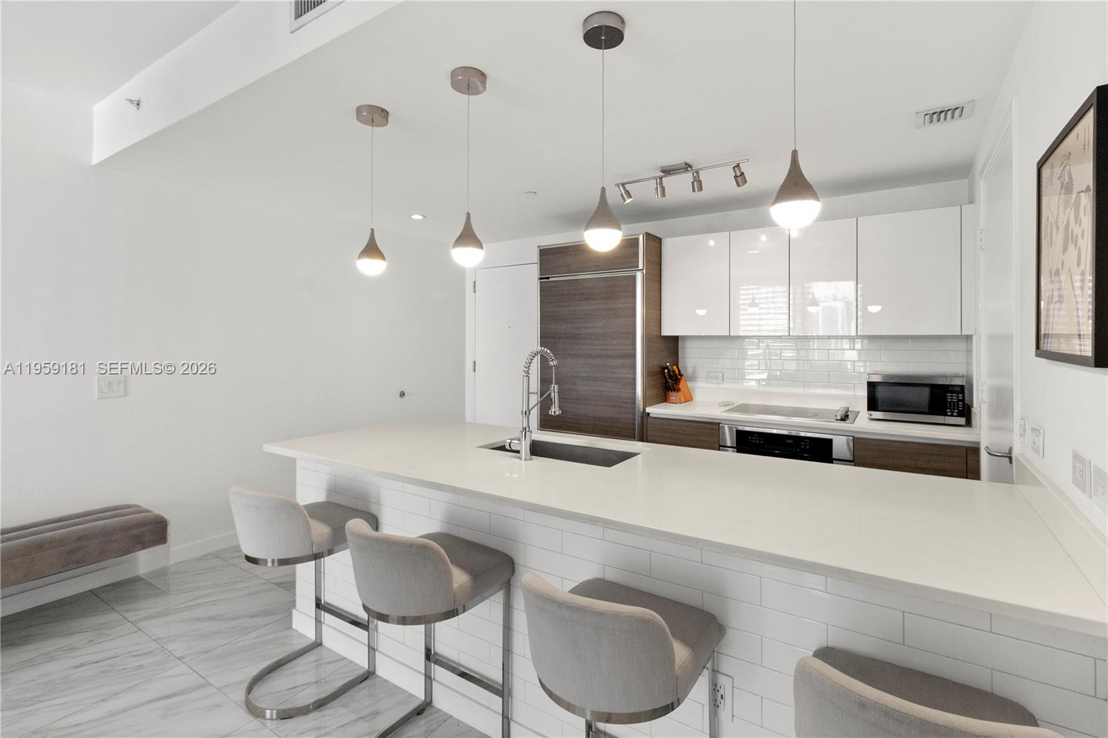 1100 MILLECENTO RESIDENCE - Residential