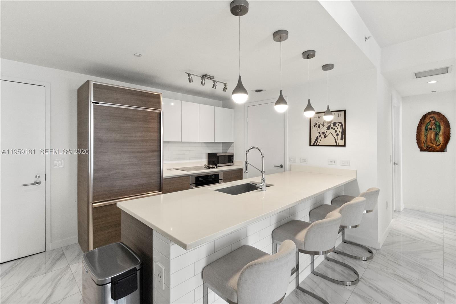 1100 MILLECENTO RESIDENCE - Residential