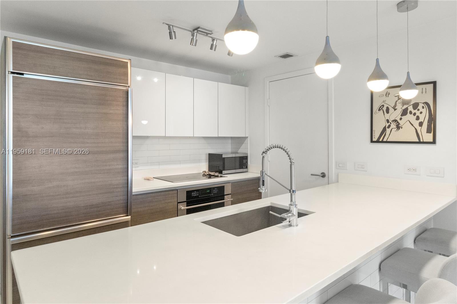 1100 MILLECENTO RESIDENCE - Residential