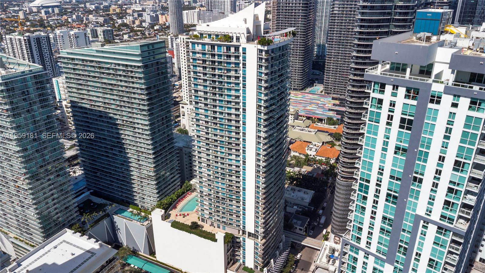 1100 MILLECENTO RESIDENCE - Residential