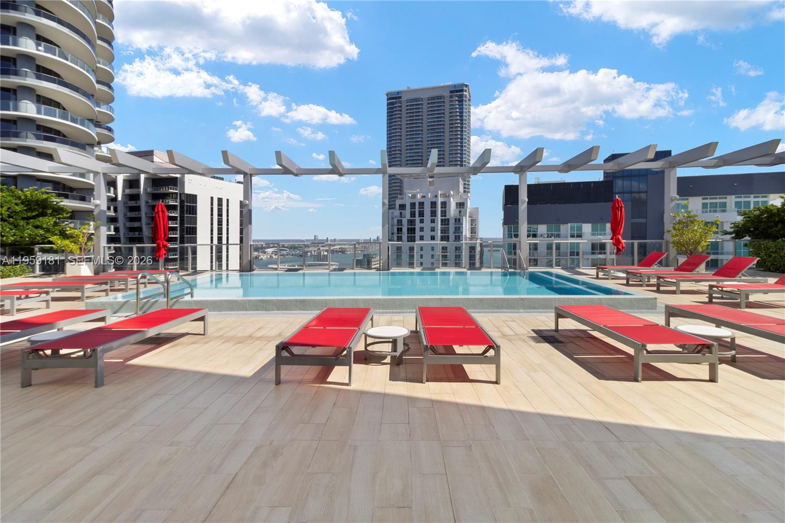 1100 MILLECENTO RESIDENCE - Residential