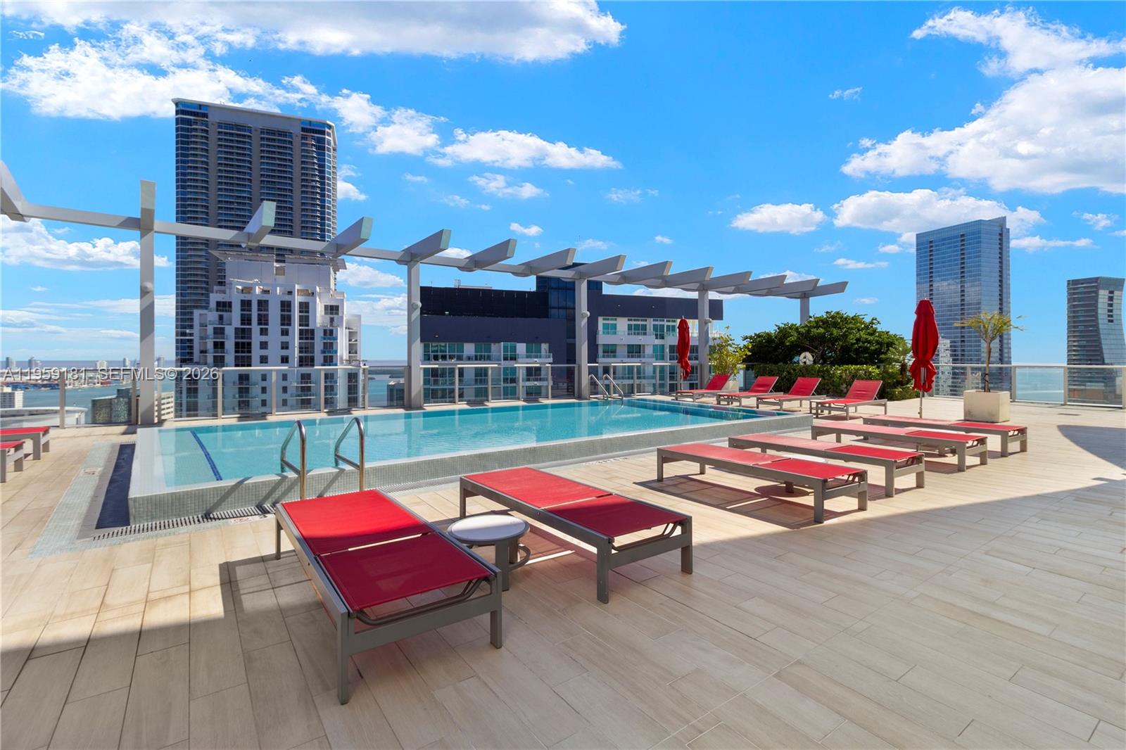 1100 MILLECENTO RESIDENCE - Residential