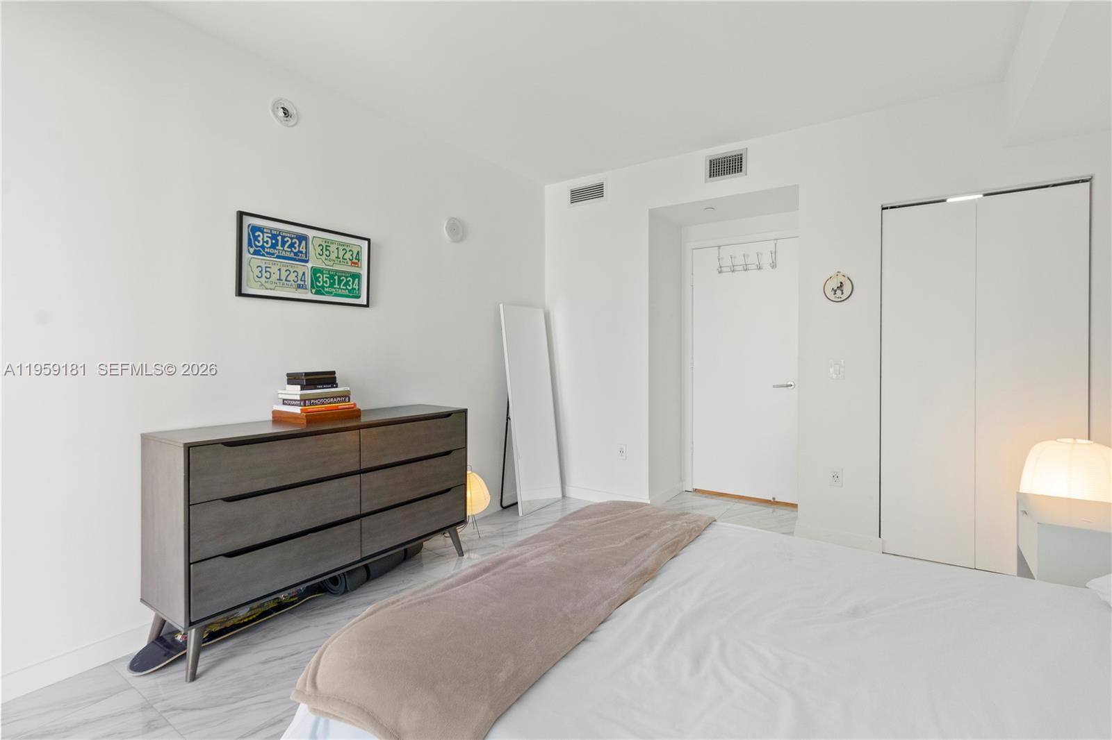 1100 MILLECENTO RESIDENCE - Residential