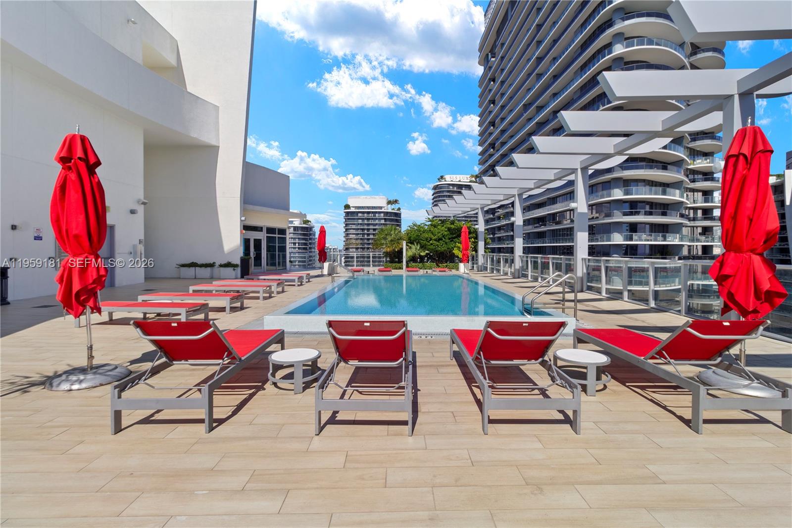 1100 MILLECENTO RESIDENCE - Residential