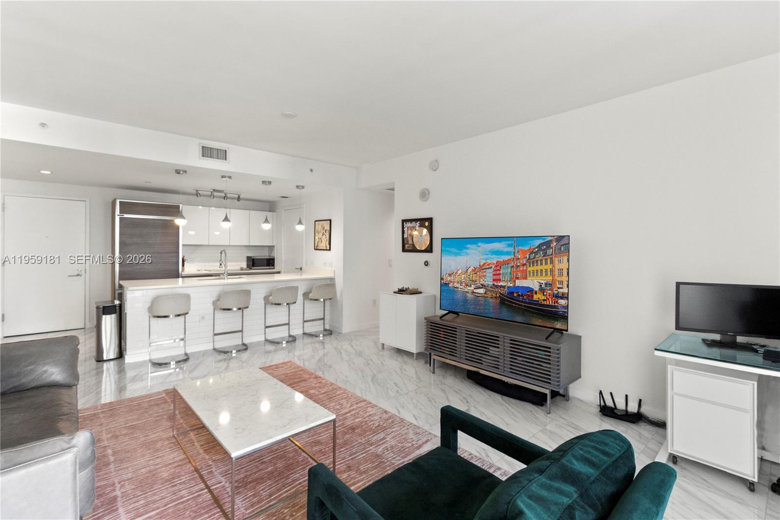 1100 MILLECENTO RESIDENCE - Residential