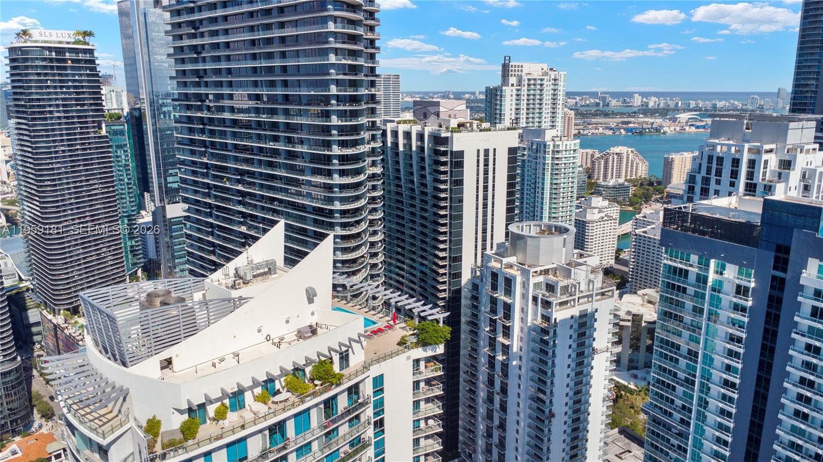 1100 MILLECENTO RESIDENCE - Residential