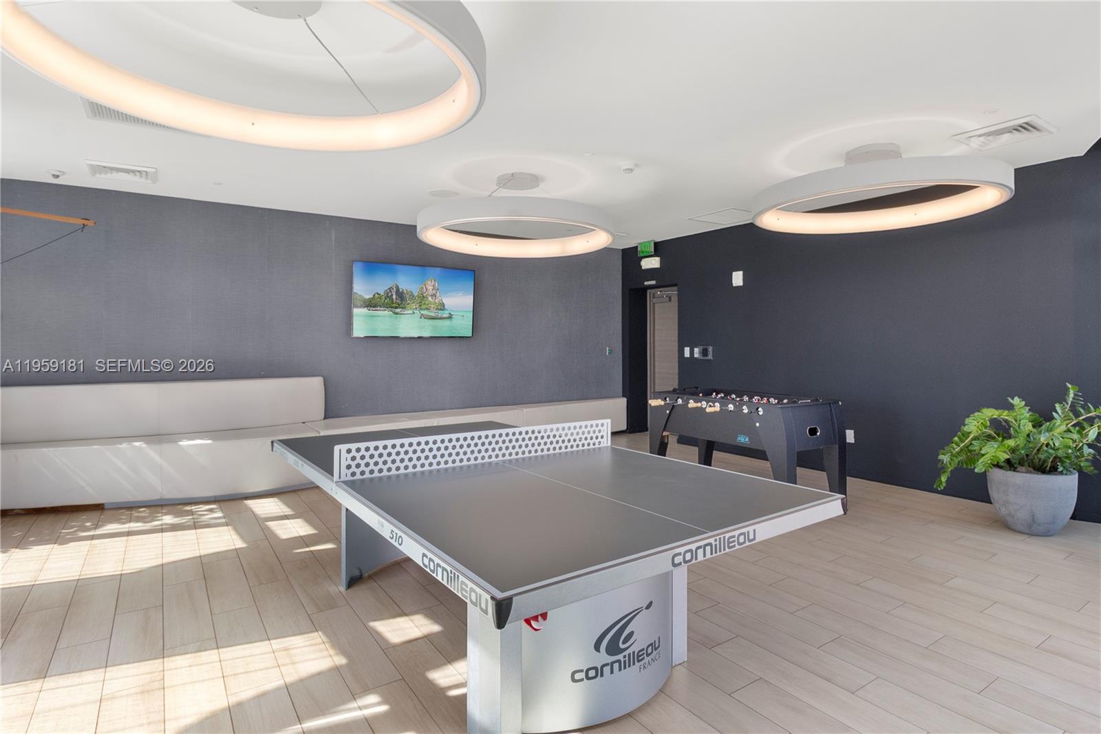 1100 MILLECENTO RESIDENCE - Residential