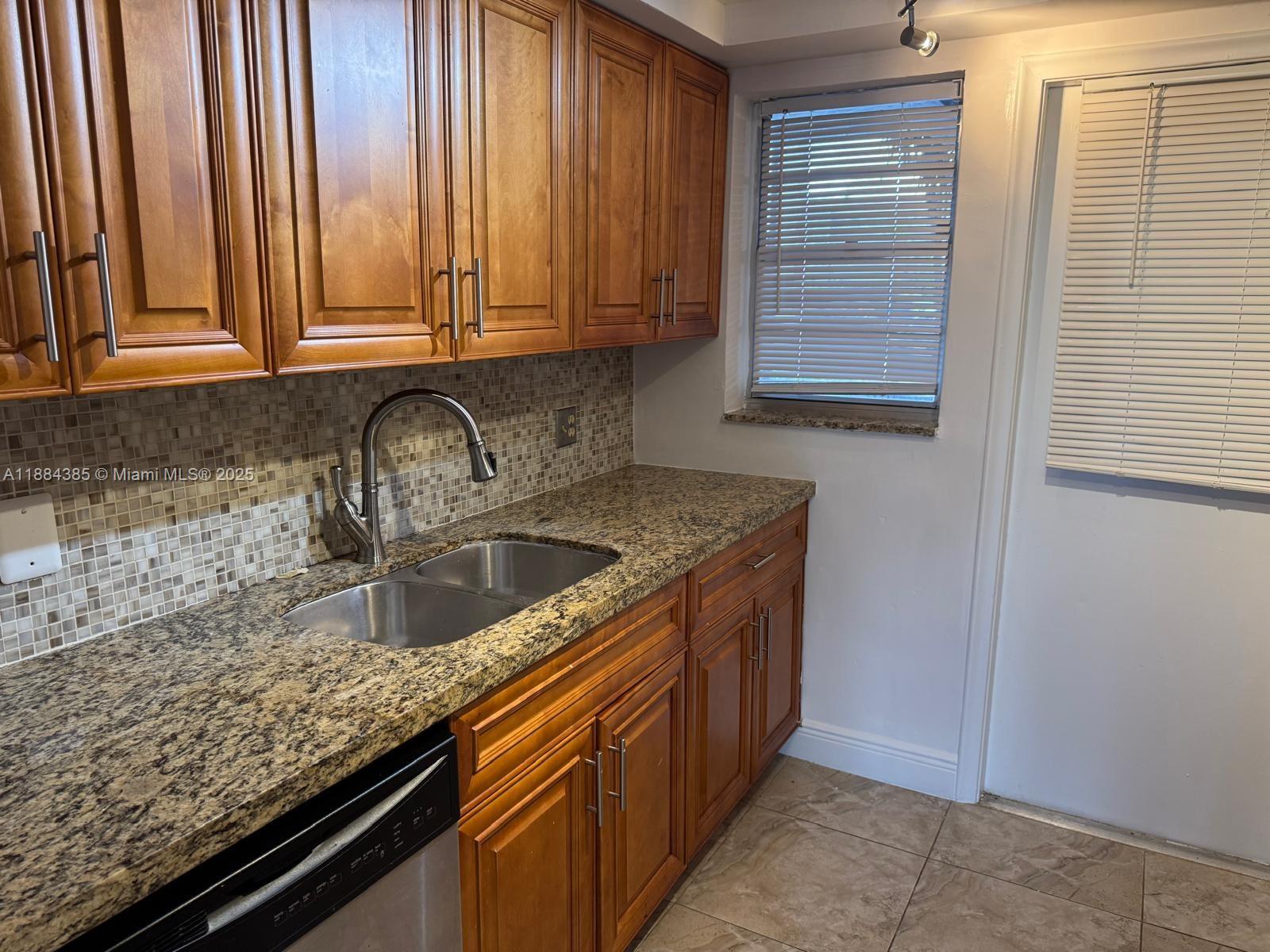 ARROWHEAD CONDO NO III - Residential