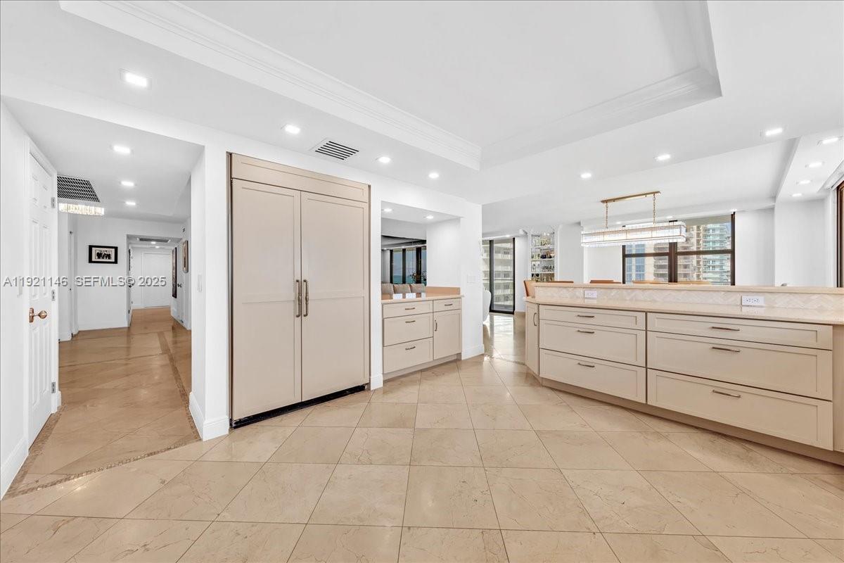 BALMORAL CONDO - Residential