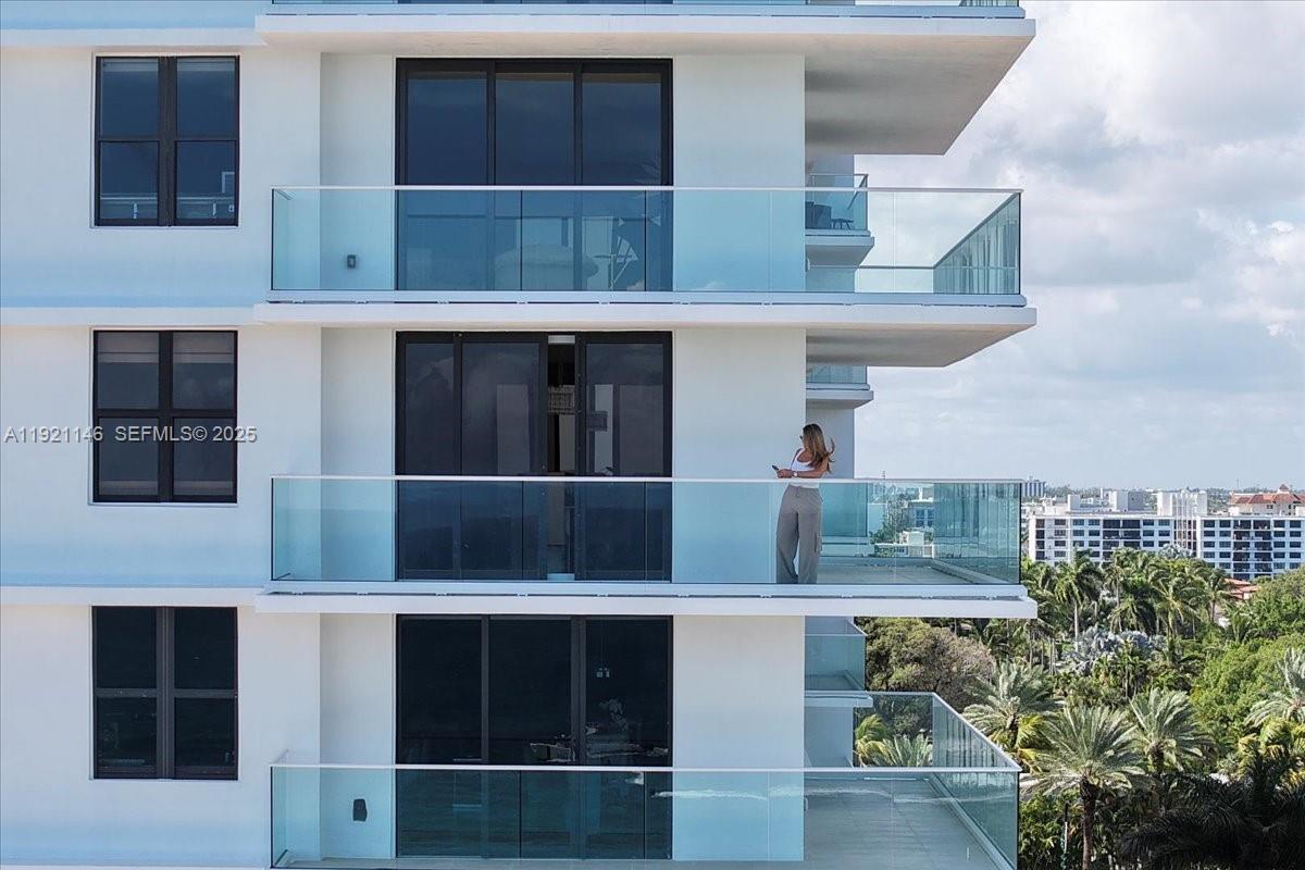 BALMORAL CONDO - Residential