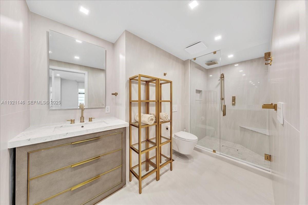 BALMORAL CONDO - Residential