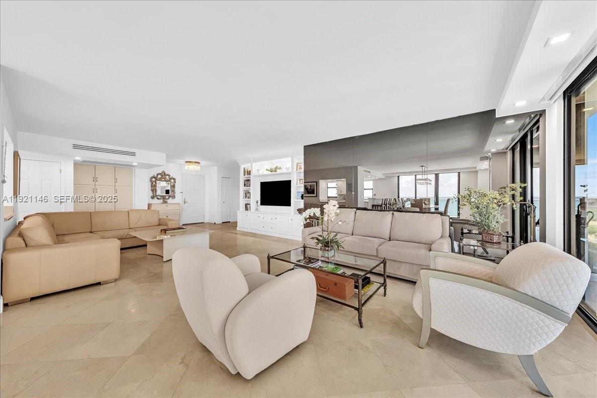 BALMORAL CONDO - Residential