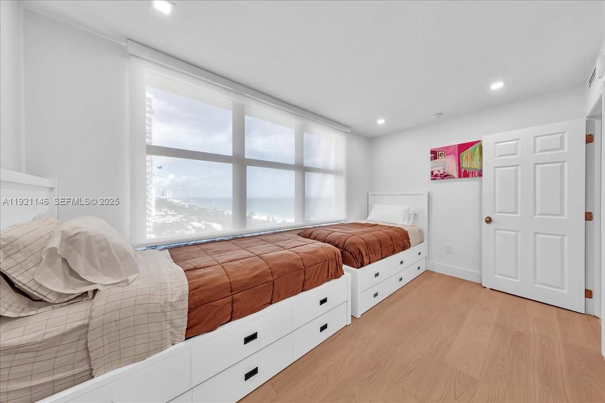 BALMORAL CONDO - Residential