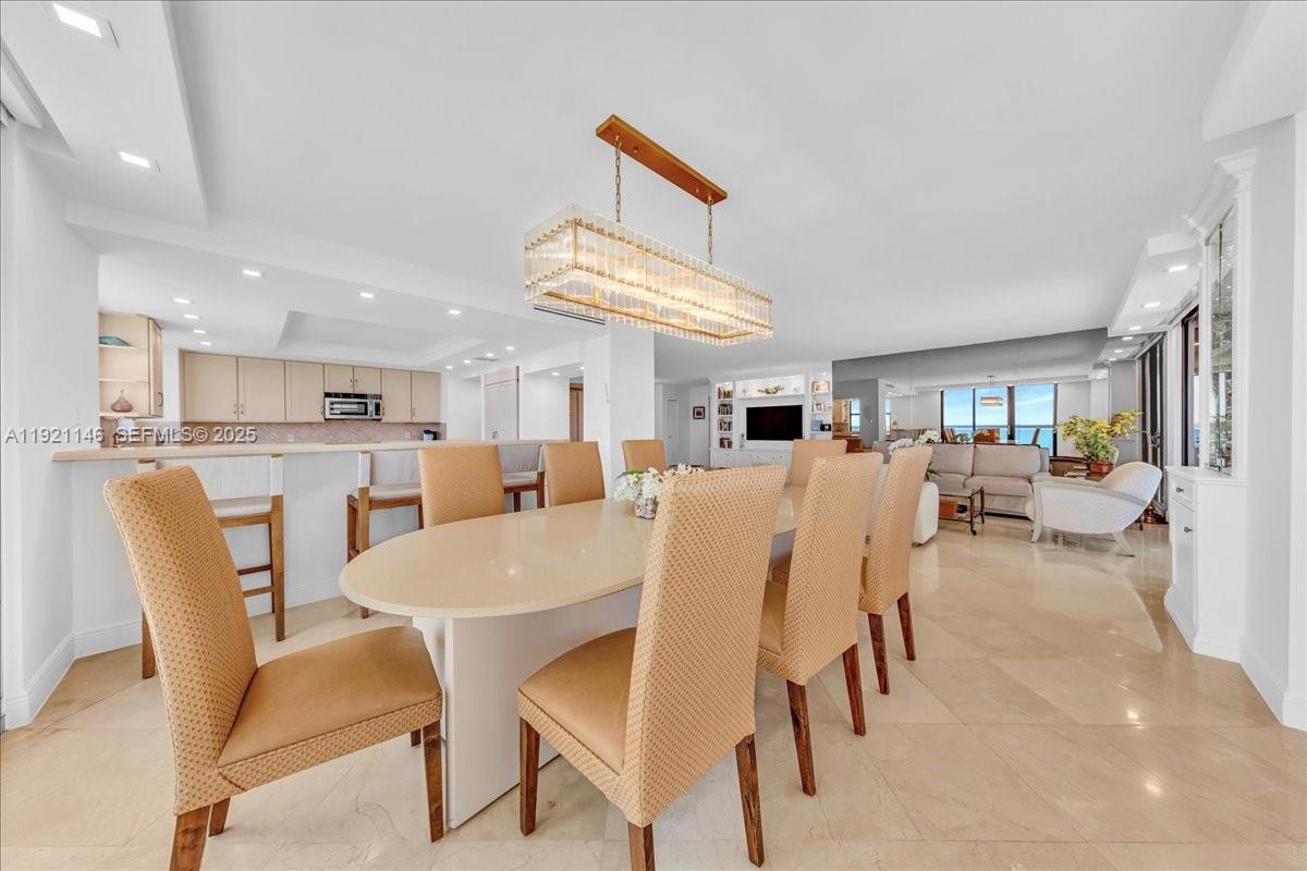 BALMORAL CONDO - Residential