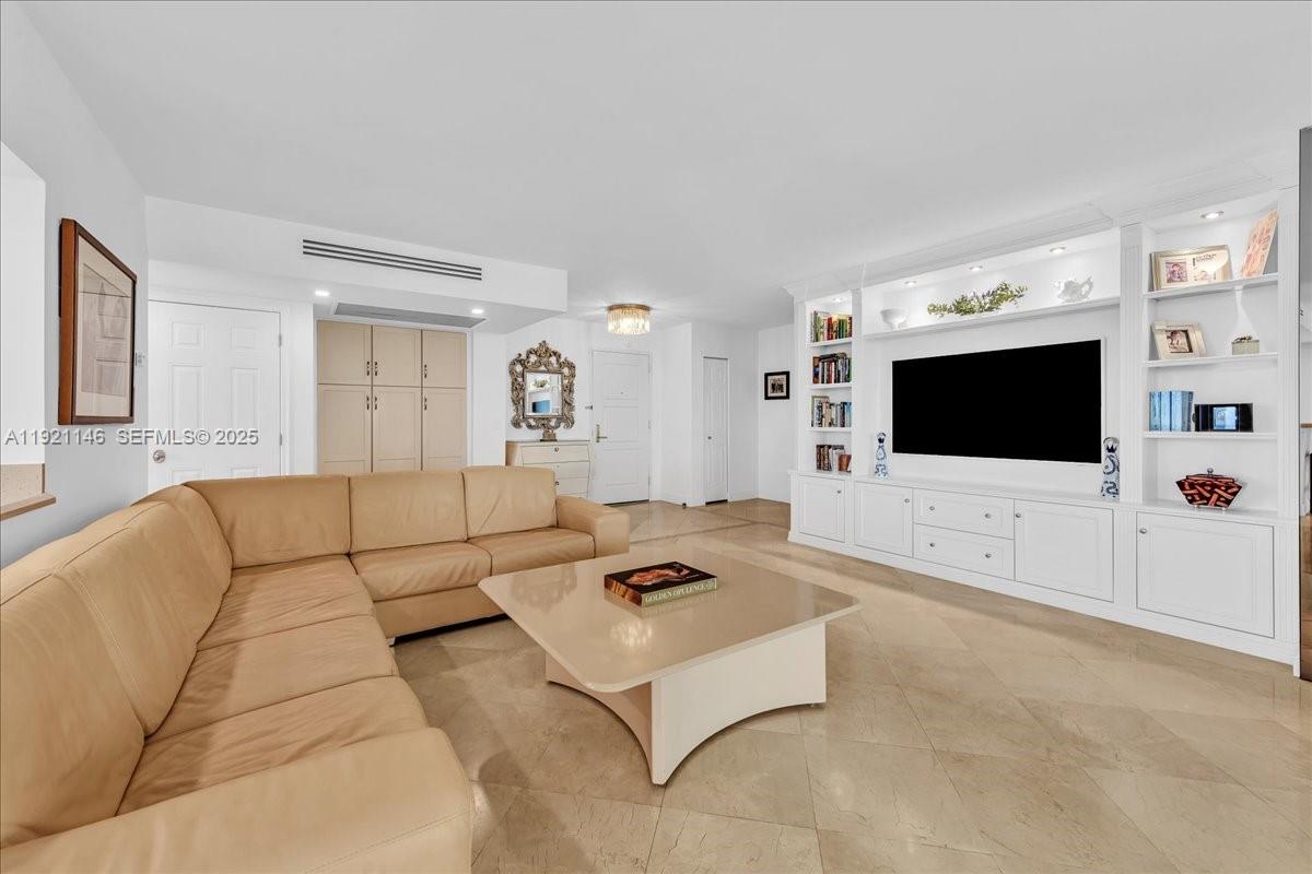 BALMORAL CONDO - Residential