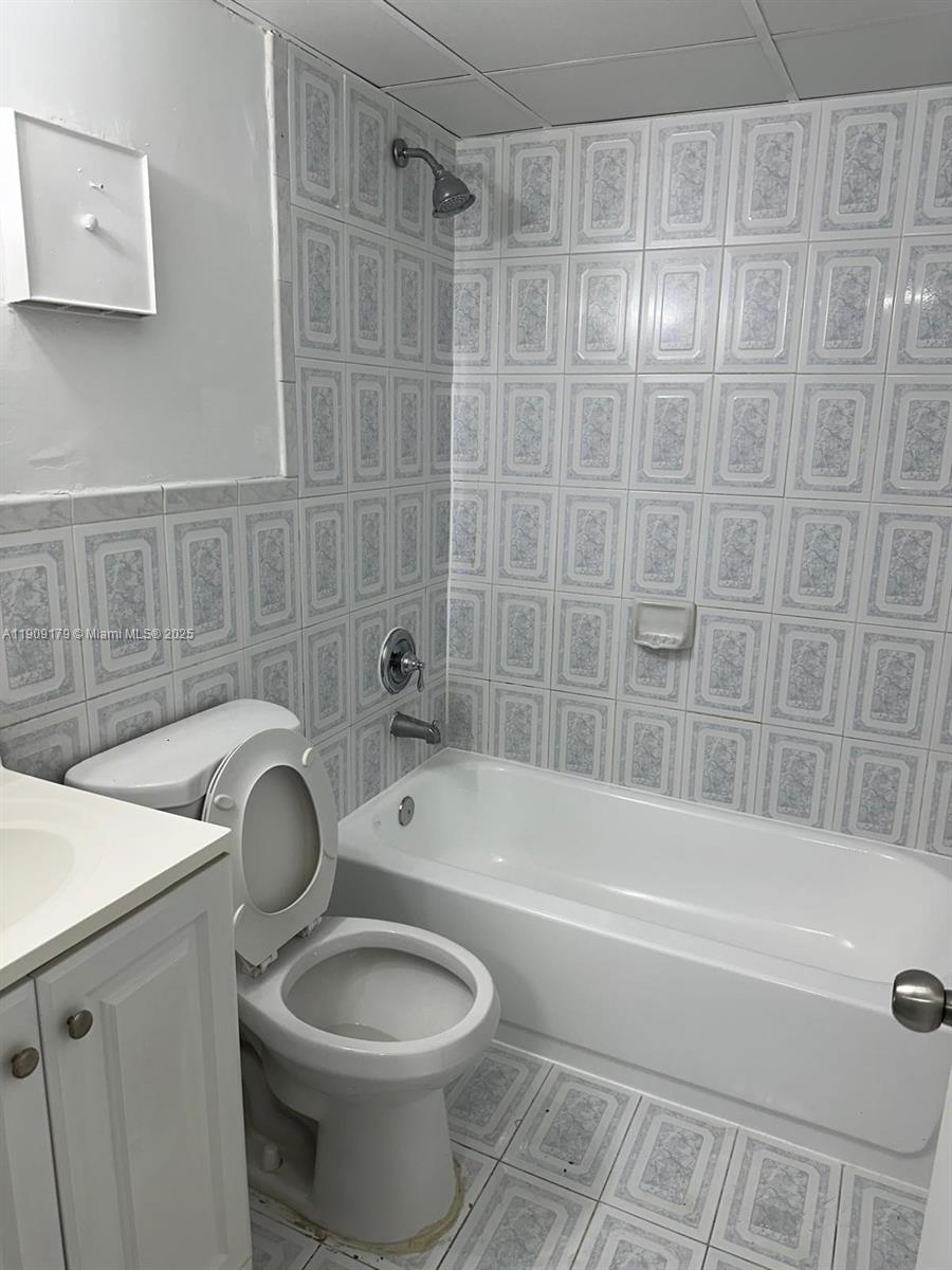 HIALEAH 13TH ADDN AMD PL - Residential Lease