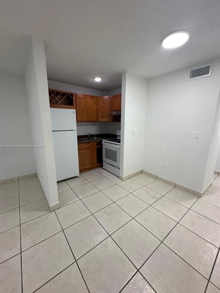 HIALEAH 13TH ADDN AMD PL - Residential Lease