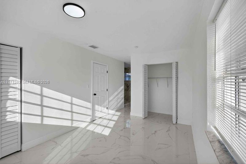 SUNNY ISLES ESTATES - Residential