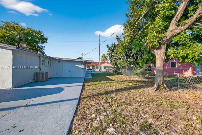 SUNNY ISLES ESTATES - Residential