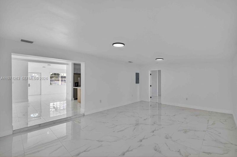 SUNNY ISLES ESTATES - Residential