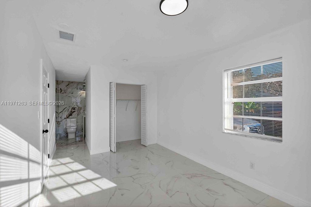 SUNNY ISLES ESTATES - Residential