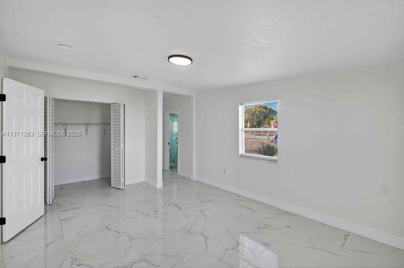 SUNNY ISLES ESTATES - Residential