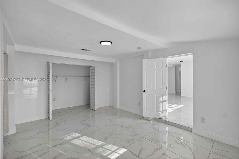 SUNNY ISLES ESTATES - Residential